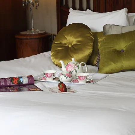 Maryborough & Hotel 4*