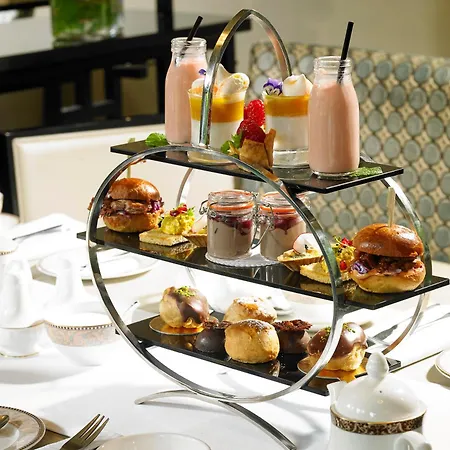 Maryborough & Hotel 4*