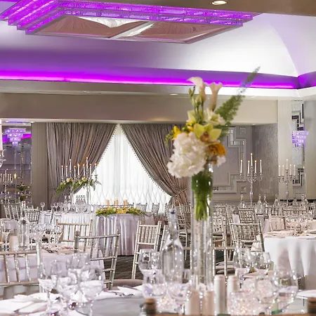 فندق Maryborough & 4*