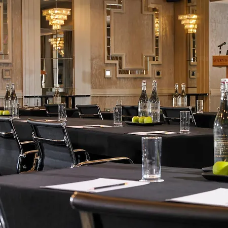 Maryborough & Hotel 4*