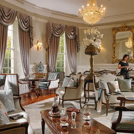 فندق Maryborough & 4*