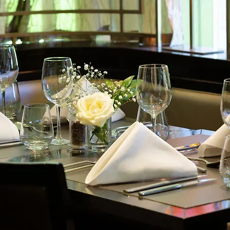 Hotell Maryborough & Cork