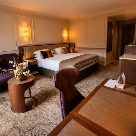 Hotel Maryborough & Cork