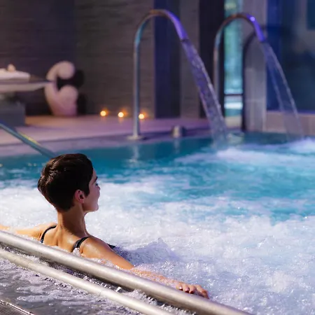 فندق Maryborough & 4*