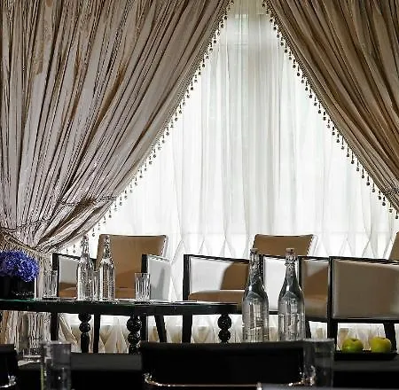 Hotel Maryborough & 4*
