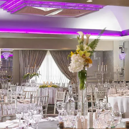 Hotel Maryborough & 4*