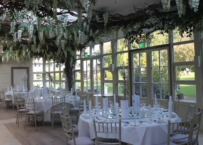 Maryborough & Отель