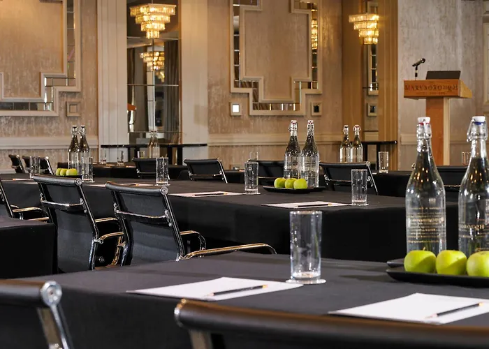 Maryborough & Hotel 4*