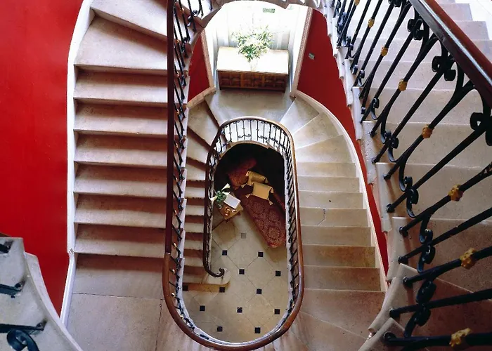 Maryborough & Отель 4*