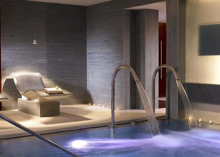 Hotel Maryborough & 4*